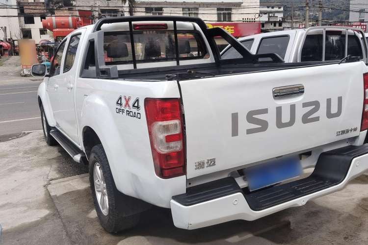 Used Isuzu JLM 2018 2.5T Two-Wheel Drive Diesel Luxury Version with Extended Cargo Bed JE4D25Q5A Exterior 3