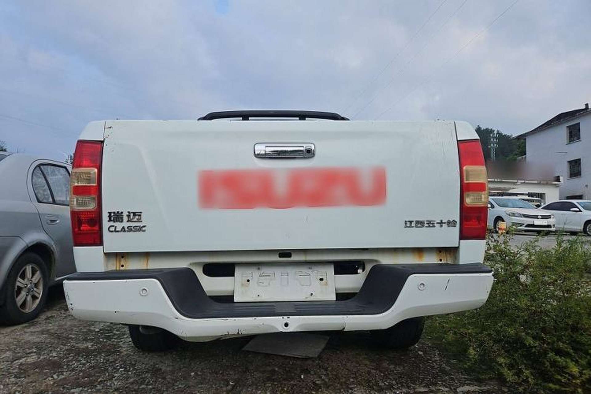 Used Isuzu JLM 2018 2.8T Classic Edition 4x4 Luxury Model with Extended Cargo Bed JE493ZLQ5F Exterior 5