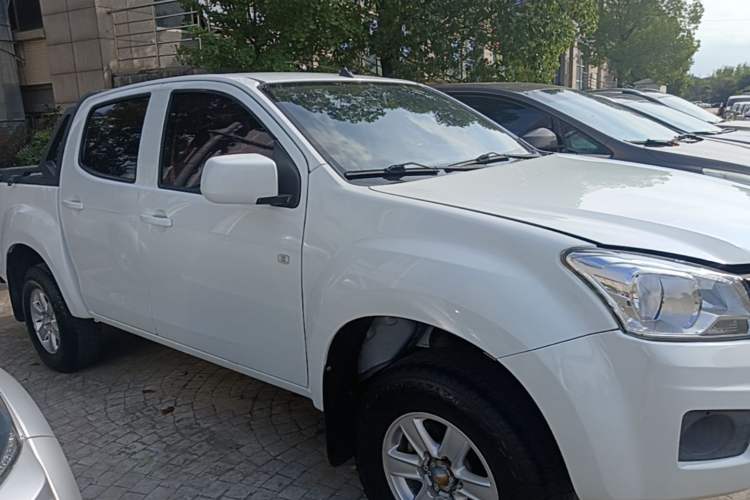 Used Isuzu JLM 2018 2.8T Classic Edition 4x4 Luxury Version JE493ZLQ5F Front Right 45 Deg