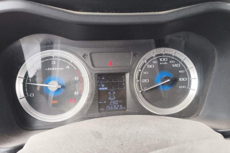 Used Isuzu JLM 2018 2.8T Classic Edition 4x4 Luxury Model with Extended Cargo Bed JE493ZLQ5F Instrument Cluster