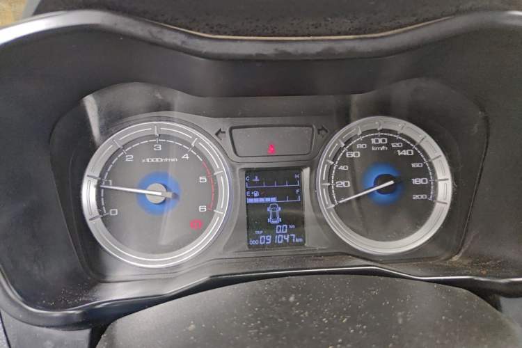 Used Isuzu JLM  Instrument Cluster