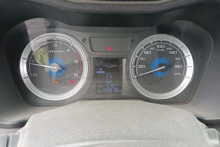 Used Isuzu JLM 2018 2.8T Classic Edition 4x4 Luxury Model with Extended Cargo Bed JE493ZLQ5F Instrument Cluster