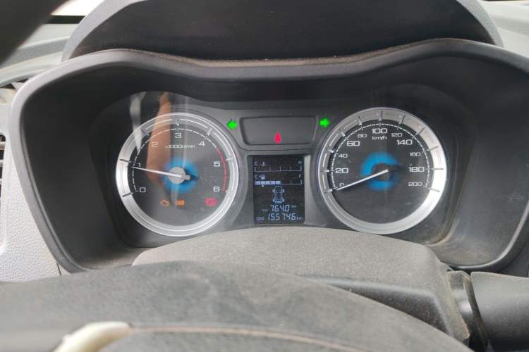 Used Isuzu JLM 2018 2.8T Classic Edition 4x4 Luxury Model with Extended Cargo Bed JE493ZLQ5F Instrument Cluster