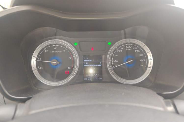 Used Isuzu JLM 2018 2.5T Four-Wheel Drive Diesel Luxury Version JE4D25Q5A Instrument Cluster