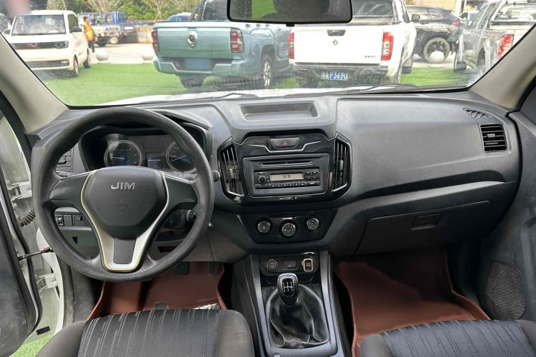 Used Isuzu JLM 2018 2.8T Classic Edition Two-Wheel Drive Luxury Version JE493ZLQ5F Interior 1