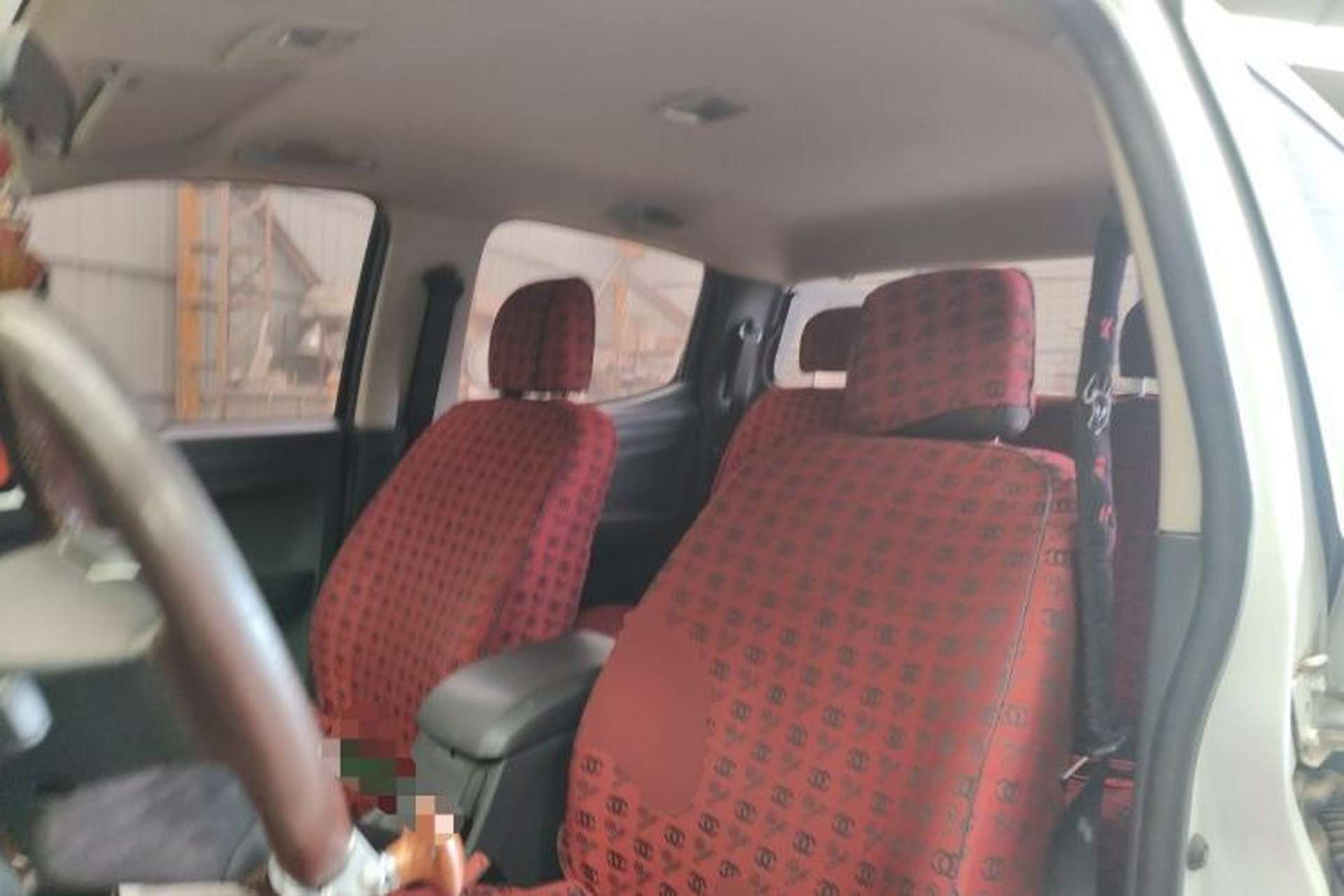 Used Isuzu JLM 2018 2.8T Classic Edition Two-Wheel Drive Luxury Version with Extended Cargo Bed JE493ZLQ5F Left Front Seat