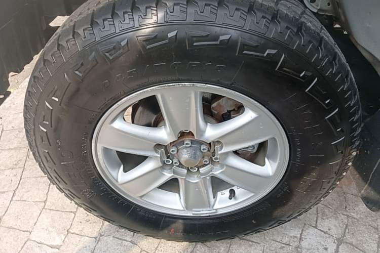 Used Isuzu JLM 2018 2.8T Classic Edition 4x4 Luxury Version JE493ZLQ5F Left Front Wheel Hub