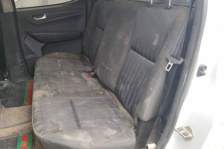 Used Isuzu JLM 2018 2.8T Classic Edition 4x4 Luxury Model with Extended Cargo Bed JE493ZLQ5F Left Rear Seat