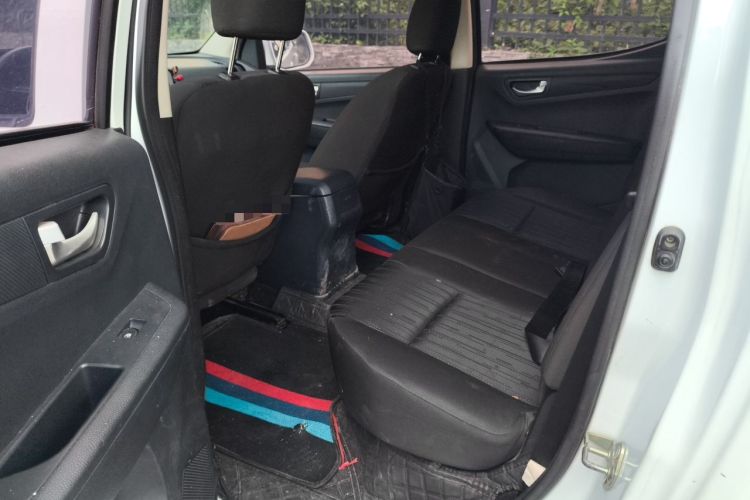 Used Isuzu JLM 2018 2.5T Four-Wheel Drive Diesel Luxury Version JE4D25Q5A Left Rear Seat