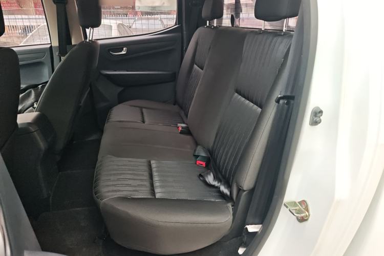 Used Isuzu JLM 2018 2.5T Two-Wheel Drive Diesel Luxury Version JE4D25Q5A Left Rear Seat