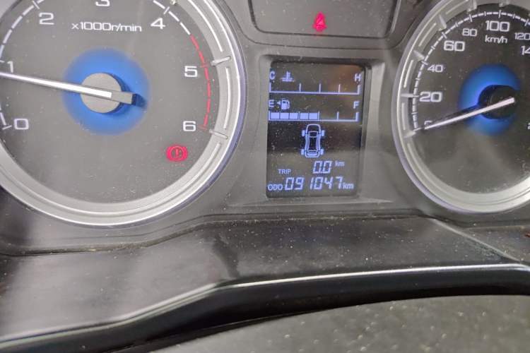 Used Isuzu JLM  Odometer Close Up