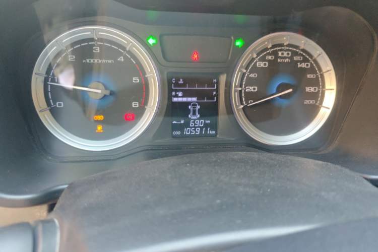 Used Isuzu JLM 2018 2.8T Classic Edition Two-Wheel Drive Luxury Version with Extended Cargo Bed JE493ZLQ5F Odometer Close Up