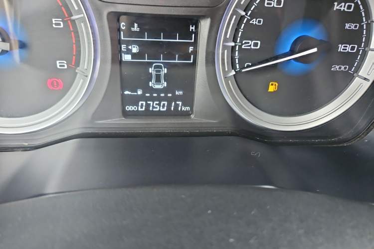 Used Isuzu JLM 2018 2.8T Classic Edition 4x4 Luxury Model with Extended Cargo Bed JE493ZLQ5F Odometer Close Up
