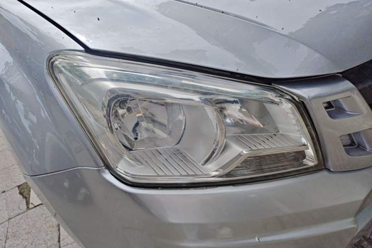 Used Isuzu JLM  Right Front Headlight