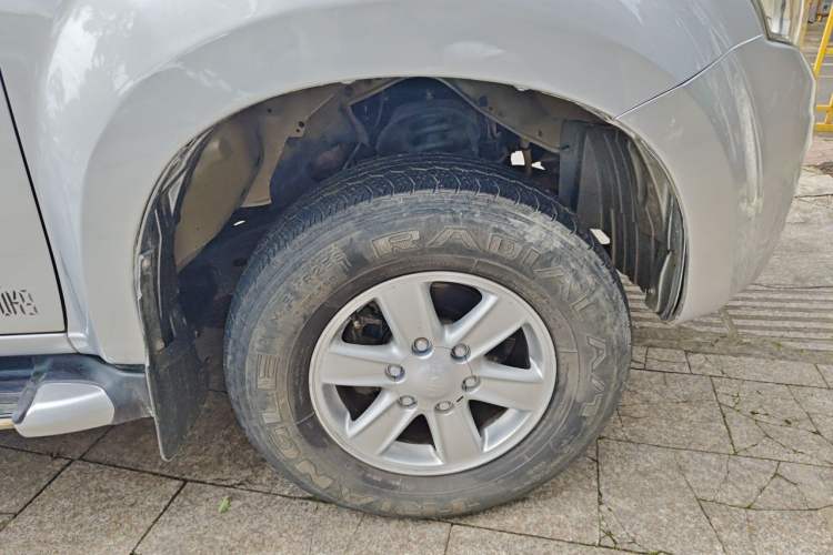 Used Isuzu JLM  Right Front Wheel Hub