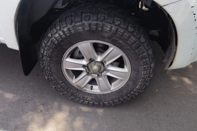 Used Isuzu JLM 2018 2.8T Classic Edition 4x4 Luxury Model with Extended Cargo Bed JE493ZLQ5F Right Front Wheel Hub