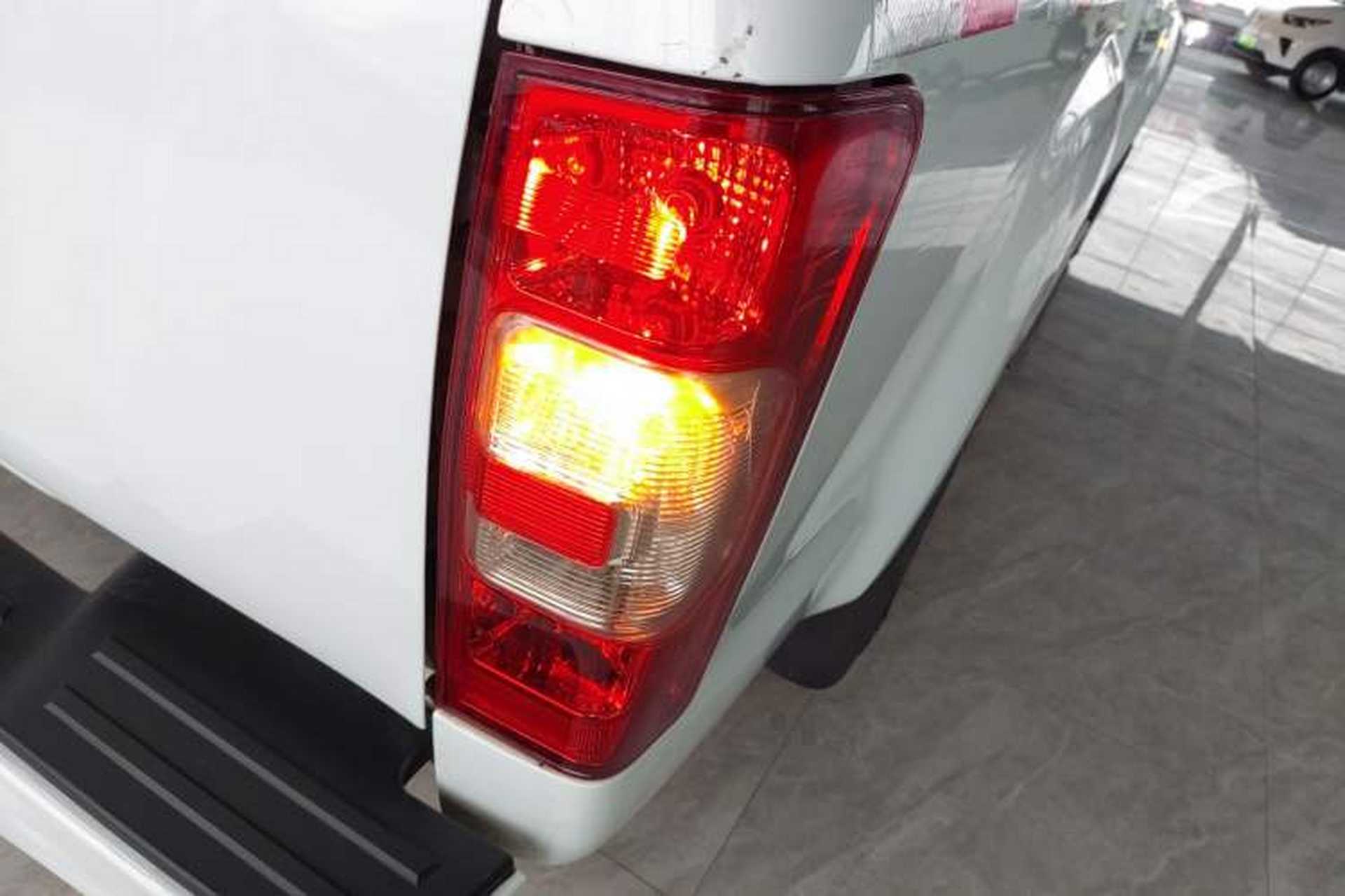 Used Isuzu JLM 2018 2.8T Classic Edition Two-Wheel Drive Luxury Version JE493ZLQ5F Right Rear Taillight