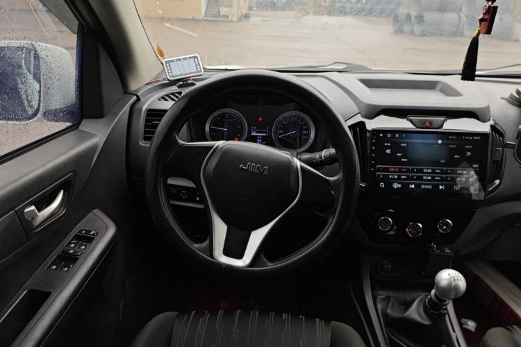 Used Isuzu JLM 2018 2.5T Four-Wheel Drive Diesel Luxury Version with Extended Cargo Bed JE4D25Q5A Steering Wheel