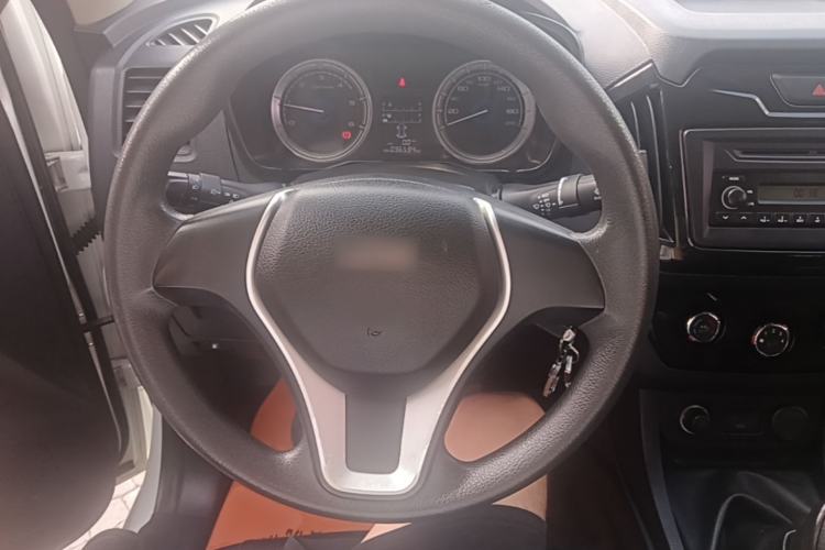Used Isuzu JLM 2018 2.8T Classic Edition 4x4 Luxury Version JE493ZLQ5F Steering Wheel