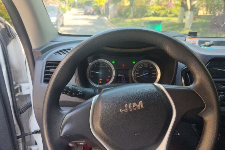 Used Isuzu JLM 2018 2.8T Classic Edition Two-Wheel Drive Luxury Version with Extended Cargo Bed JE493ZLQ5F Steering Wheel