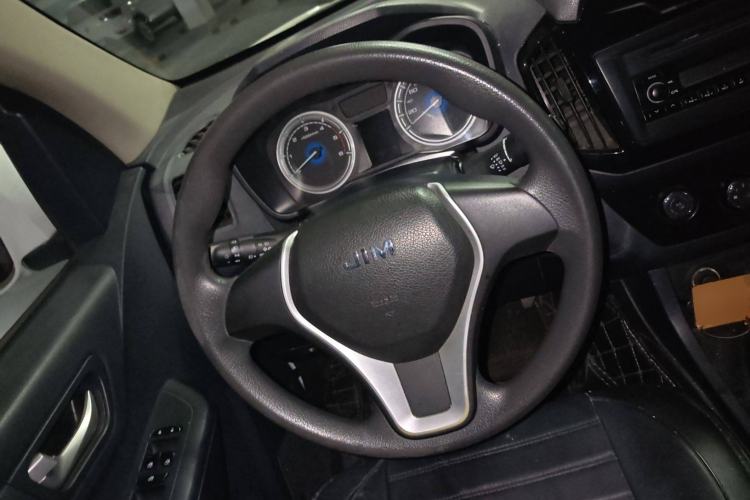 Used Isuzu JLM 2018 2.8T Classic Edition Two-Wheel Drive Luxury Version with Extended Cargo Bed JE493ZLQ5F Steering Wheel
