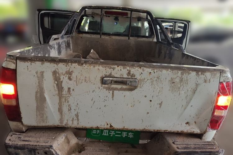 Used Isuzu JLM 2018 2.8T Classic Edition 4x4 Luxury Model with Extended Cargo Bed JE493ZLQ5F Trunk