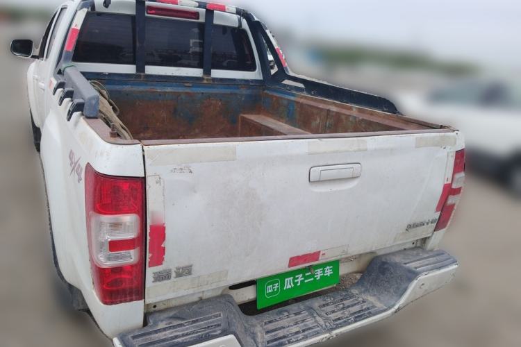 Used Isuzu JLM 2018 2.8T Classic Edition 4x4 Luxury Model with Extended Cargo Bed JE493ZLQ5F Trunk