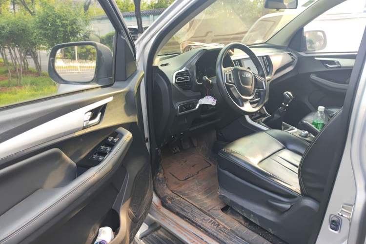 Used Isuzu JLM 2019 2.5T 4x4 Diesel Luxury Edition Ruimai S Extended Version JE4D25Q5A Driver Seat