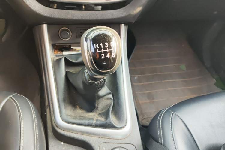 Used Isuzu JLM 2019 2.5T 4x4 Diesel Luxury Edition Ruimai S Extended Version JE4D25Q5A Gear Lever
