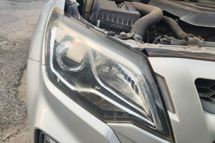 Used Isuzu JLM 2019 2.5T 4x4 Diesel Luxury Edition Ruimai S Extended Version JE4D25Q5A Right Front Headlight