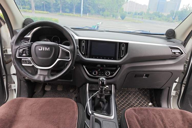 Used Isuzu JLM 2019 2.5T Two-Wheel Drive Diesel Luxury Version Ruimai S Extended Version JE4D25Q5A Center Console
