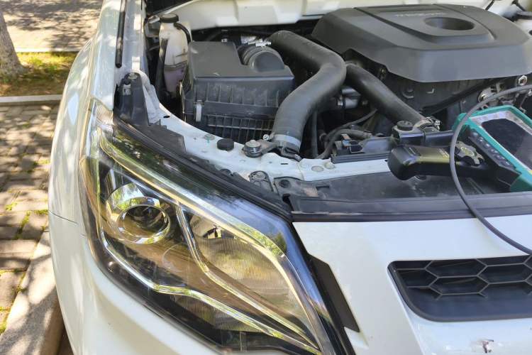 Used Isuzu JLM 2019 2.5T Two-Wheel Drive Diesel Luxury Version Ruimai S Extended Version JE4D25Q5A Engine Bay Right