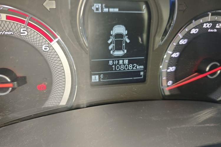Used Isuzu JLM 2019 2.5T Two-Wheel Drive Diesel Luxury Version Rushmile S Standard Wheelbase Edition JE4D25Q5A Odometer Close Up