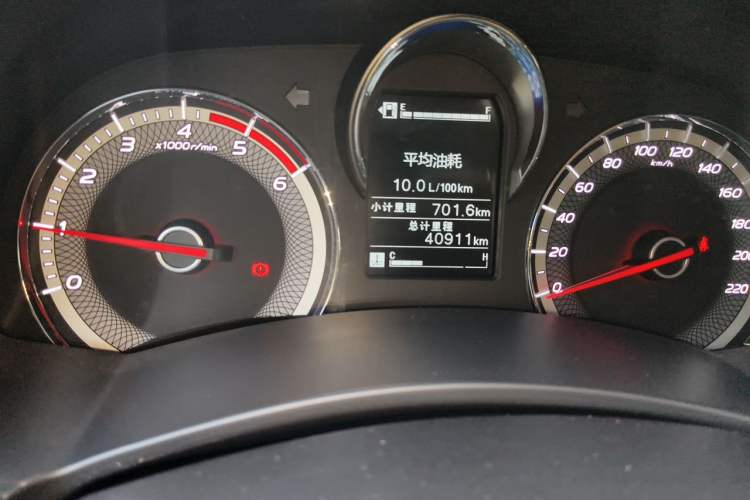 Used Isuzu JLM 2019 2.5T Two-Wheel Drive Diesel Luxury Version Ruimai S Extended Version JE4D25Q5A Odometer Close Up