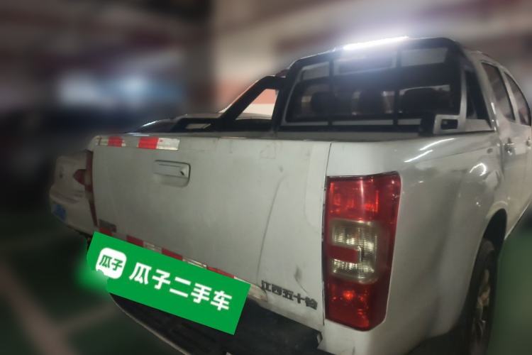 Used Isuzu JLM 2019 2.5T Two-Wheel Drive Diesel Luxury Version Rushmile S Standard Wheelbase Edition JE4D25Q5A Rear Right 45 Deg