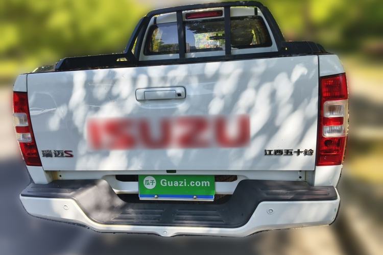Used Isuzu JLM 2019 2.5T Two-Wheel Drive Diesel Luxury Version Ruimai S Extended Version JE4D25Q5A Rear