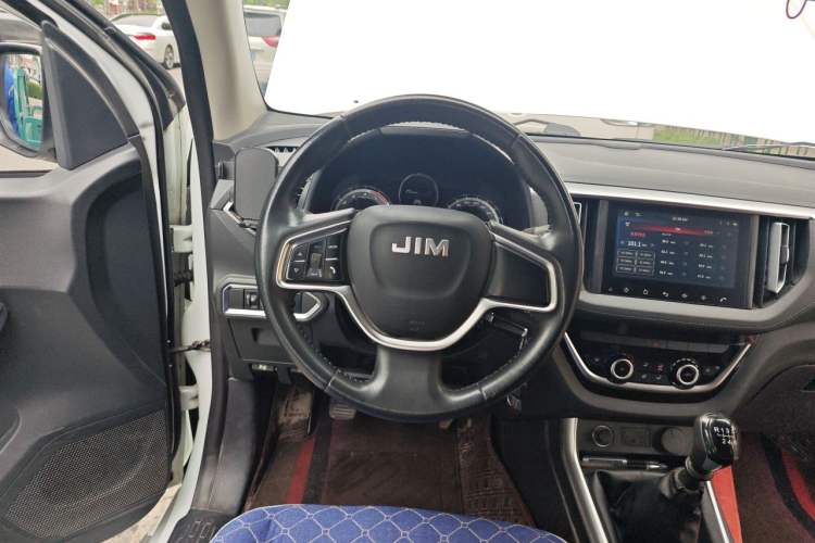 Used Isuzu JLM 2019 2.5T Two-Wheel Drive Diesel Luxury Version Rushmile S Standard Wheelbase Edition JE4D25Q5A Steering Wheel