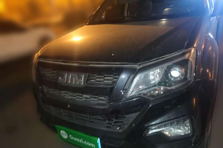 Used Isuzu JLM 2020 2.4T Two-Wheel Drive Gasoline Leading-Edge Version with National VI Emission Standards Standard Wheelbase 4K22D4T Front