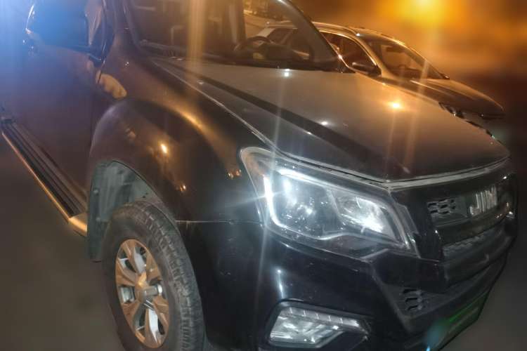 Used Isuzu JLM 2020 2.4T Two-Wheel Drive Gasoline Leading-Edge Version with National VI Emission Standards Standard Wheelbase 4K22D4T Front Right 45 Deg