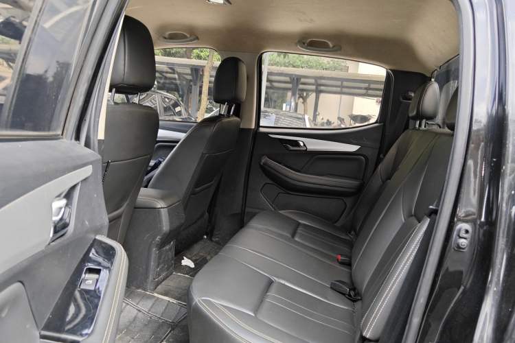 Used Isuzu JLM 2020 2.8T Classic Two-Wheel Drive Diesel Euro VI Comfort Plus Extended Version JE493ZLQ6E Left Rear Seat