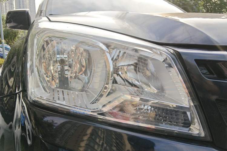 Used Isuzu JLM 2020 2.8T Classic Two-Wheel Drive Diesel Euro VI Comfort Plus Extended Version JE493ZLQ6E Right Front Headlight