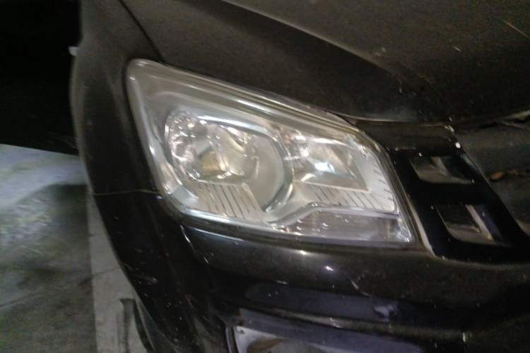 Used Isuzu JLM 2020 2.8T Classic Two-Wheel Drive Diesel Euro VI Comfort Plus Extended Version JE493ZLQ6E Right Front Headlight