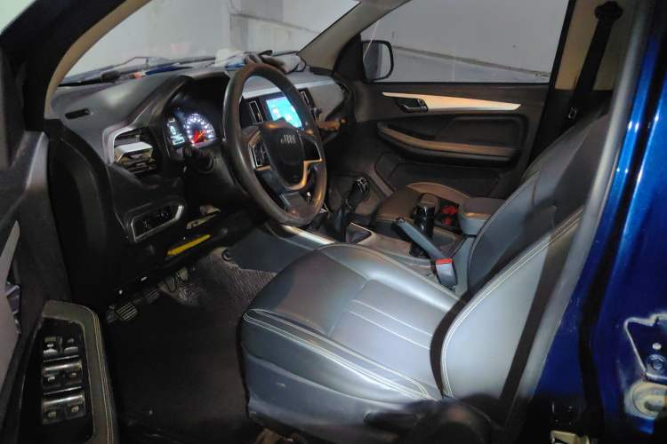 Used Isuzu JLM 2020 2.8T Classic Two-Wheel Drive Diesel Euro VI Comfort Plus Extended Version JE493ZLQ6E Driver Seat