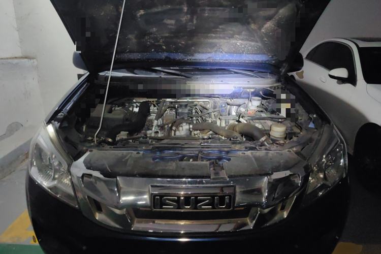 Used Isuzu JLM 2020 2.8T Classic Two-Wheel Drive Diesel Euro VI Comfort Plus Extended Version JE493ZLQ6E Engine Bay