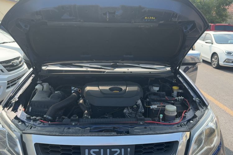 Used Isuzu JLM 2020 2.5T Four-Wheel Drive Diesel Flagship National VI Ruimai S Extended Version JE4D25Q6A Engine Bay