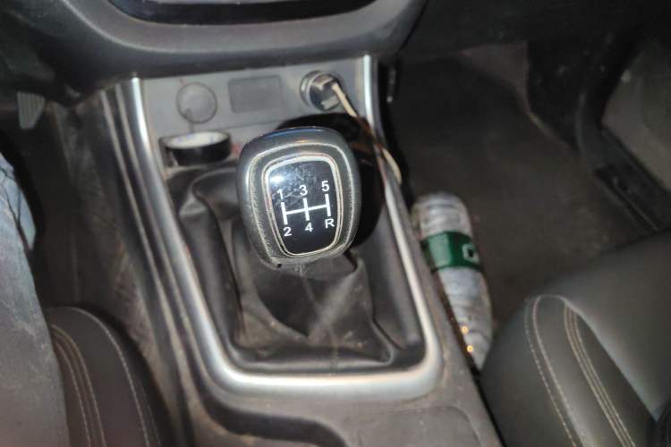 Used Isuzu JLM 2020 2.8T Classic Two-Wheel Drive Diesel Euro VI Comfort Plus Extended Version JE493ZLQ6E Gear Lever