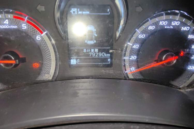 Used Isuzu JLM 2020 2.8T Classic Two-Wheel Drive Diesel Euro VI Comfort Plus Extended Version JE493ZLQ6E Odometer Close Up