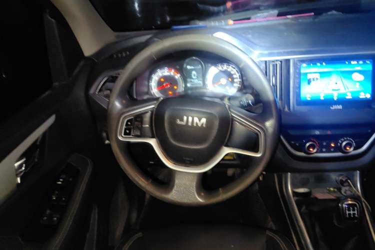 Used Isuzu JLM 2020 2.8T Classic Two-Wheel Drive Diesel Euro VI Comfort Plus Extended Version JE493ZLQ6E Steering Wheel