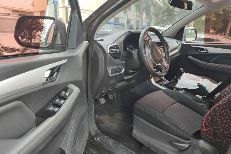 Used Isuzu JLM 2020 2.8T Classic Two-Wheel Drive Diesel Euro VI Comfort Plus Extended Version JE493ZLQ6E Driver Seat