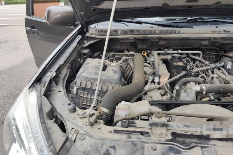 Used Isuzu JLM 2020 2.8T Classic Two-Wheel Drive Diesel Euro VI Comfort Plus Extended Version JE493ZLQ6E Engine Bay Right